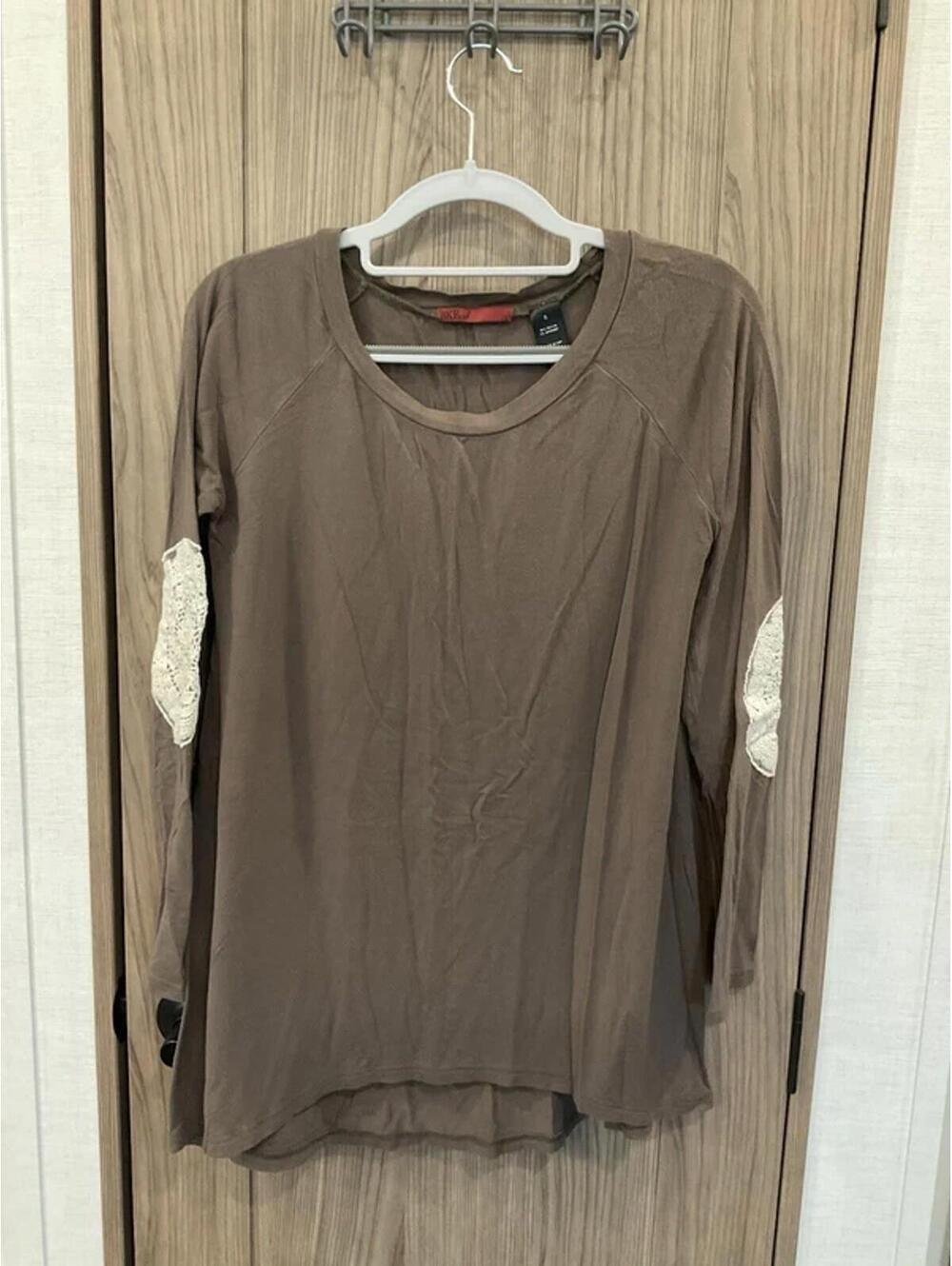 BKE Red Womens Dowlie Elbow Long Sleeve Round Neck Tee Size S